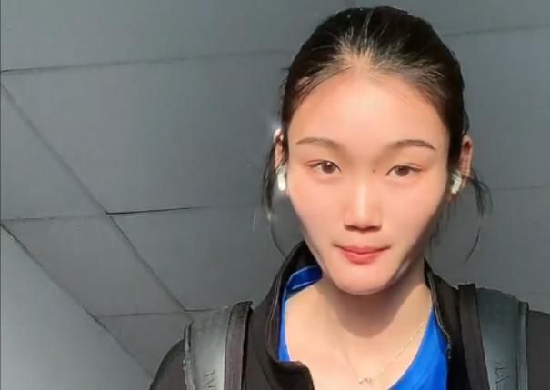 至少在观众的立场上来看，那些人并不具备天然的道义优势，但导演对于那些流氓无产者却是纵容的，也许是因为他们所发起的社会运动却仍然是进步的运动，马克思就是这么认为的——他并不是说雇佣劳动者的立场在道德上比较好，而是说这个立场是辩证法在其彻底决定论的运动中所采取的立场。